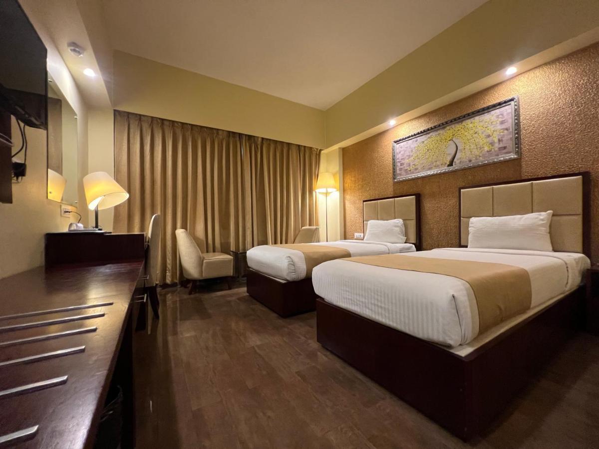 Hotel O2 Oxygen Calcutta Exteriör bild