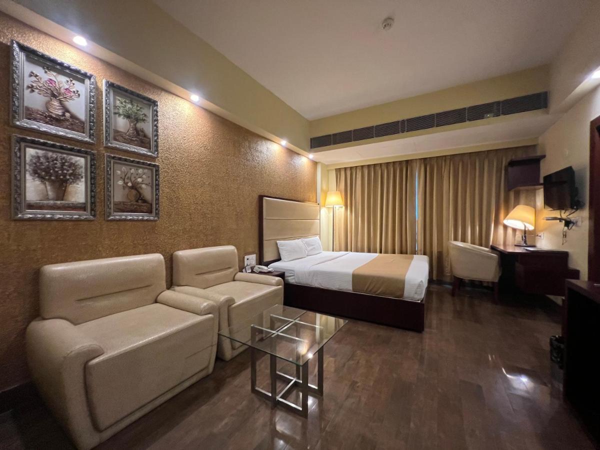 Hotel O2 Oxygen Calcutta Exteriör bild