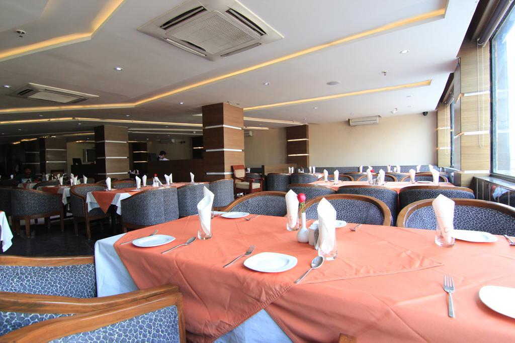 Hotel O2 Oxygen Calcutta Exteriör bild